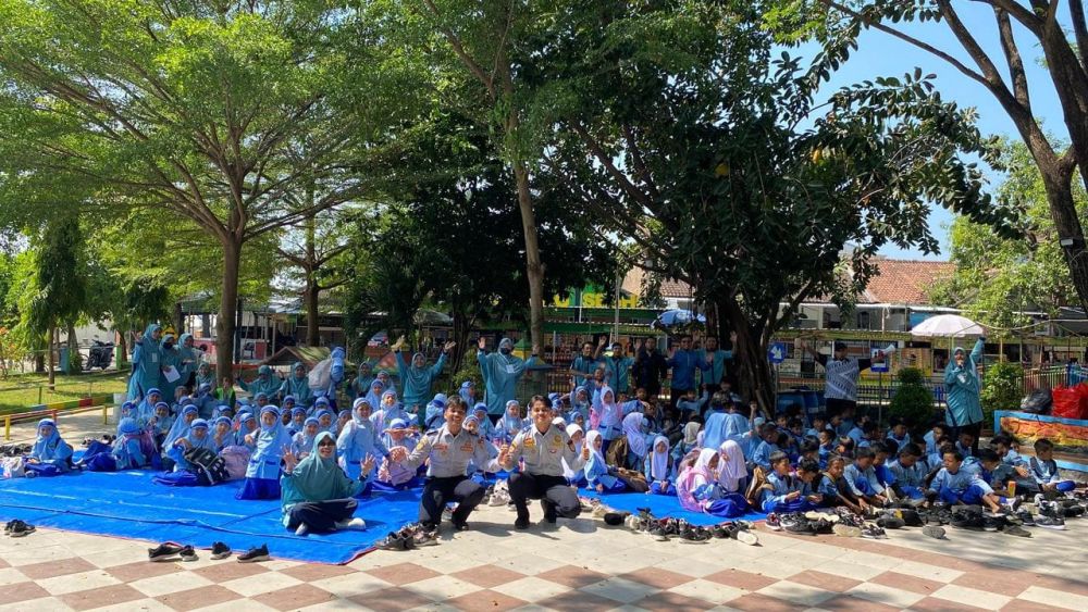 Dishub Melaksanakan Kegiatan Sosialisasi Keselamatan Lalu Lintas kepada Murid SD Mutiara Insan